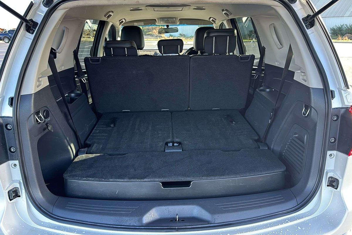 2019 Isuzu MU-X LS-T