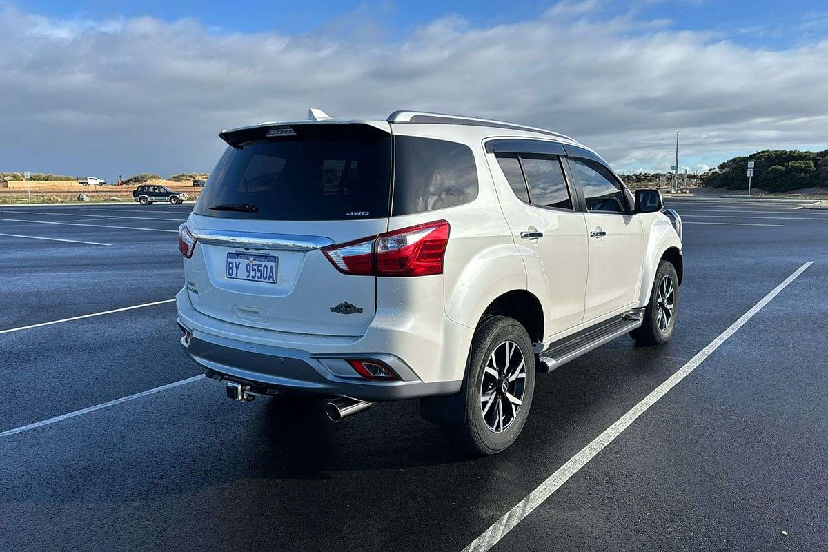 2019 Isuzu MU-X LS-T