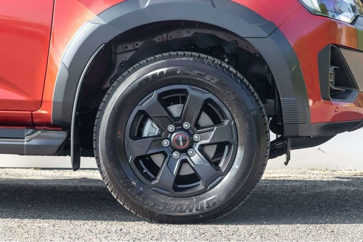 2025 Isuzu D-MAX X-TERRAIN 4X4