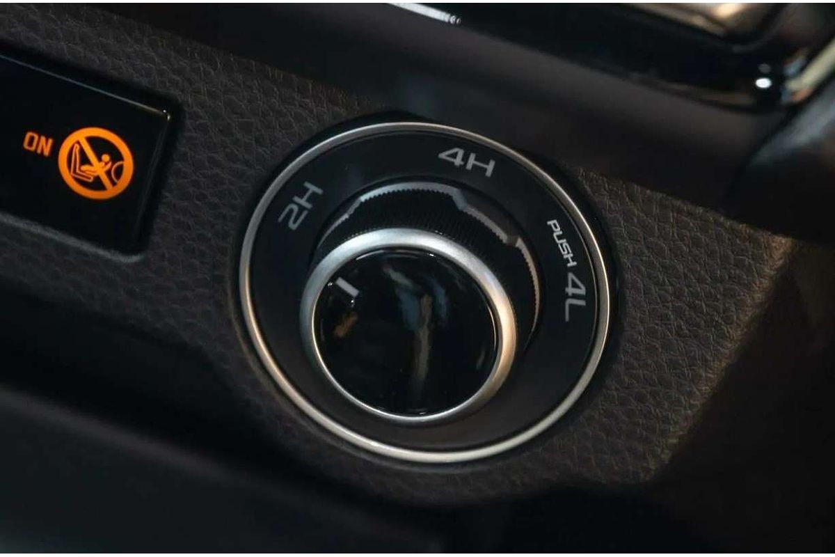 2025 Isuzu D-MAX X-TERRAIN 4X4