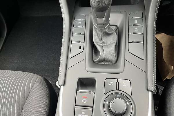 2025 Isuzu MU-X LS-M