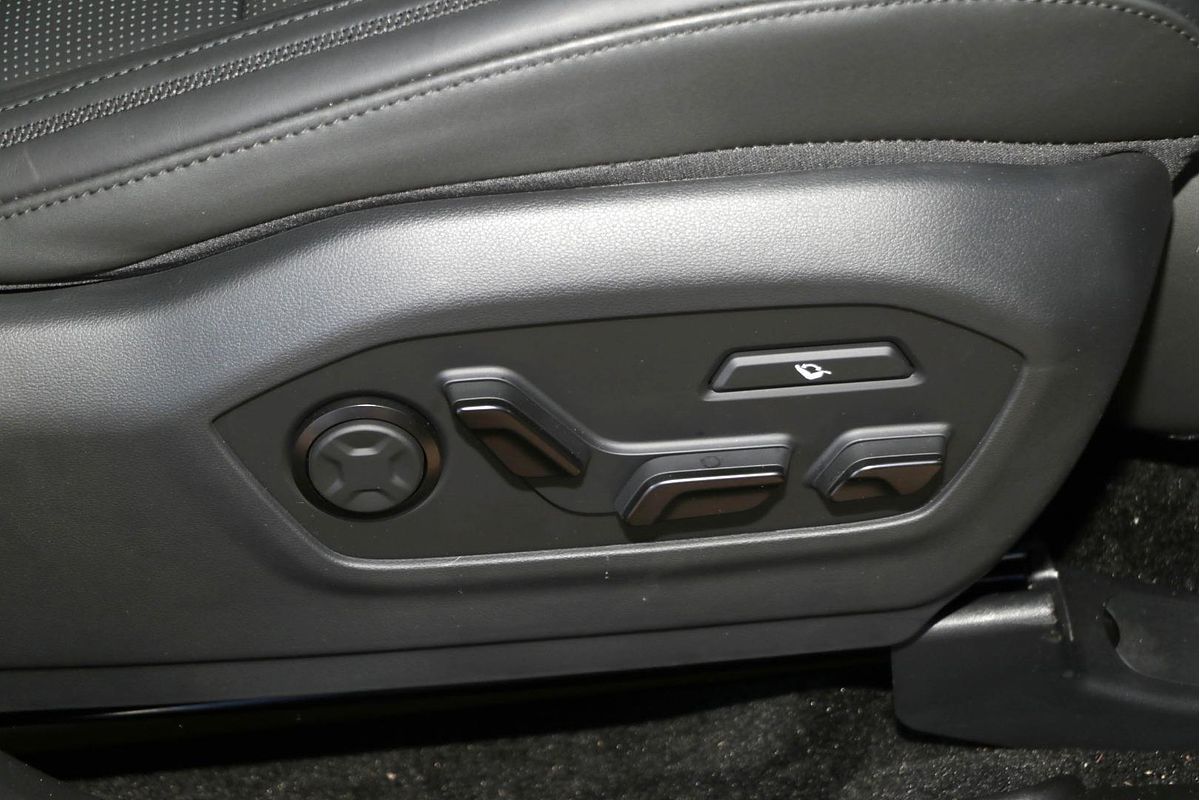 2025 Hyundai Santa Fe Calligraphy MX5.V1
