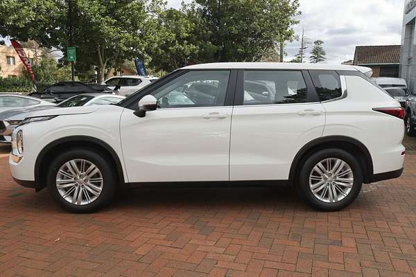 2023 Mitsubishi Outlander ES ZM