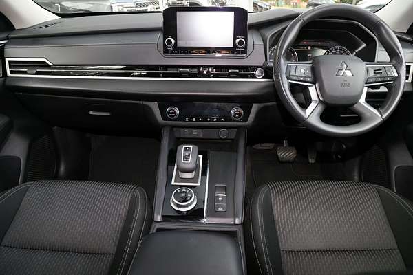 2023 Mitsubishi Outlander ES ZM