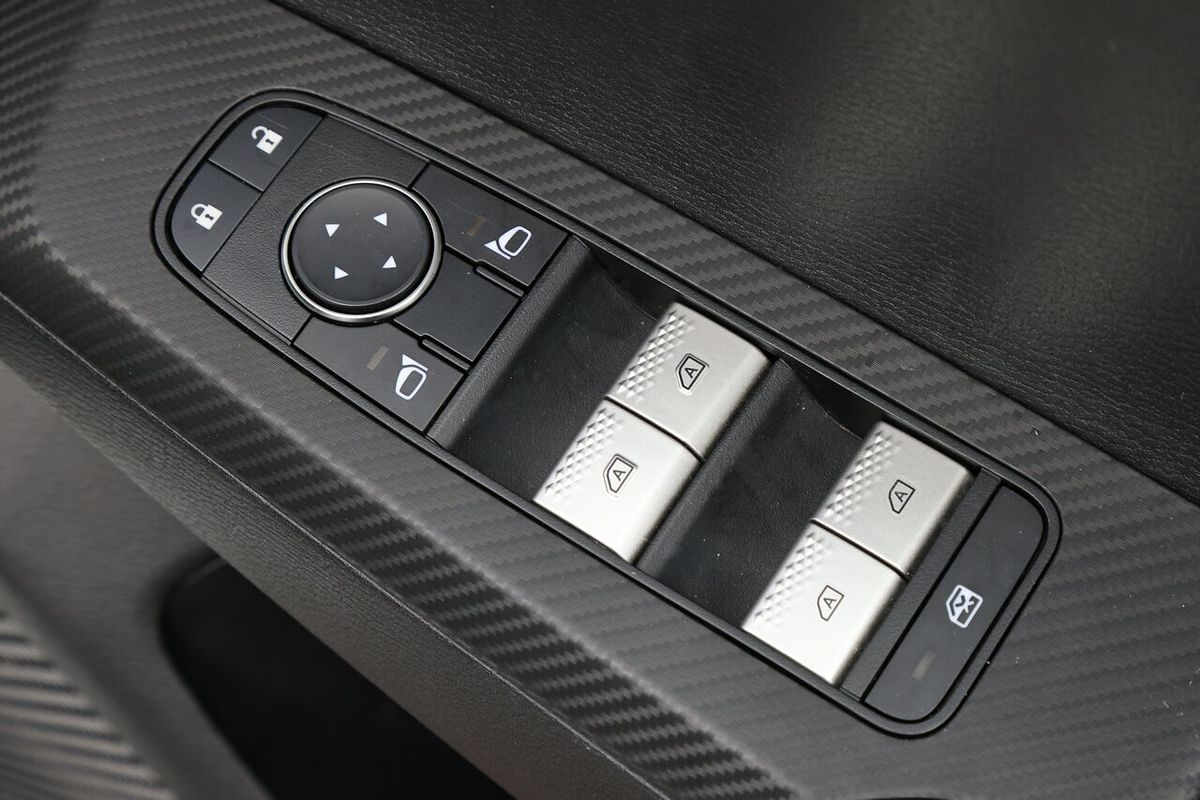 2023 Mitsubishi Outlander ES ZM