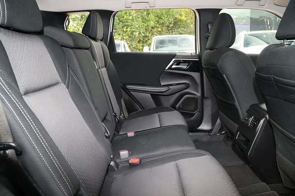 2023 Mitsubishi Outlander ES ZM