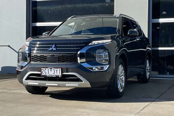 2024 Mitsubishi Outlander LS ZM