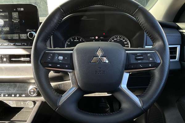 2024 Mitsubishi Outlander LS ZM