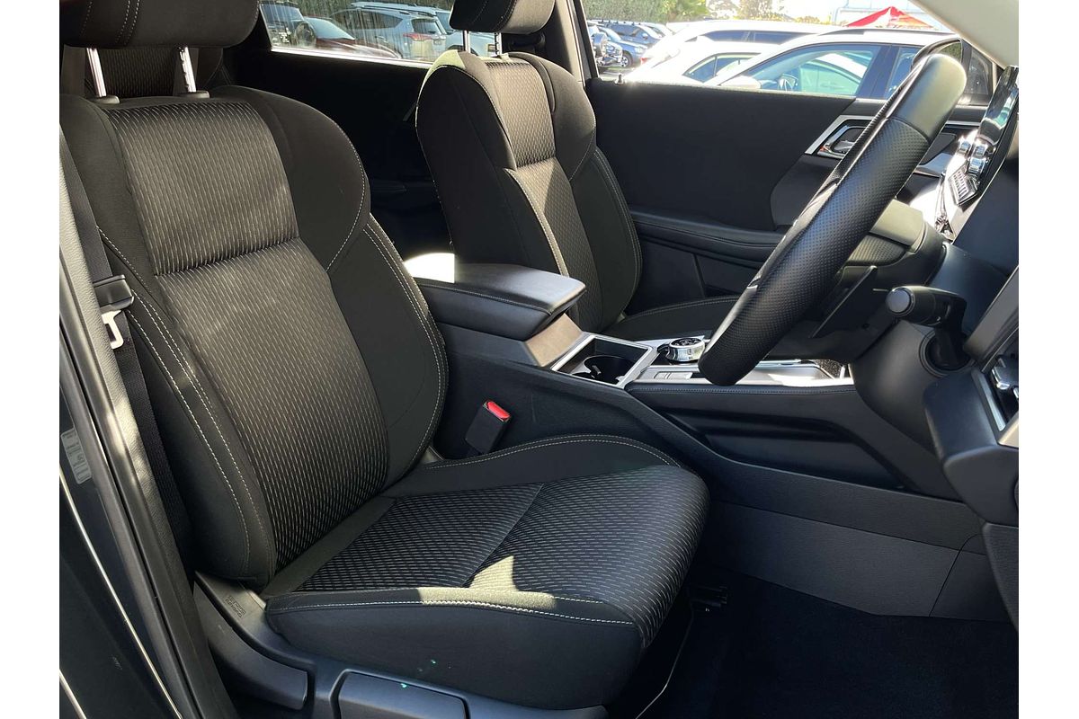 2024 Mitsubishi Outlander LS ZM