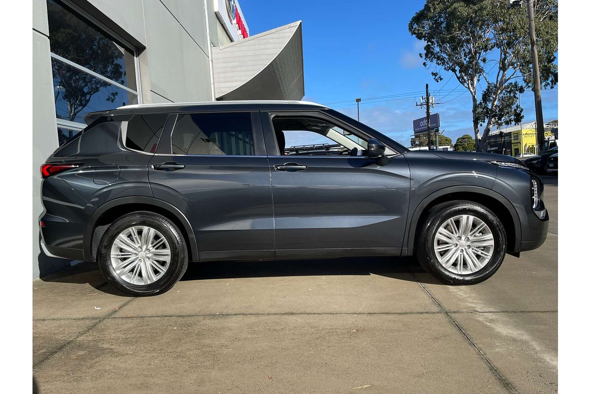 2024 Mitsubishi Outlander LS ZM