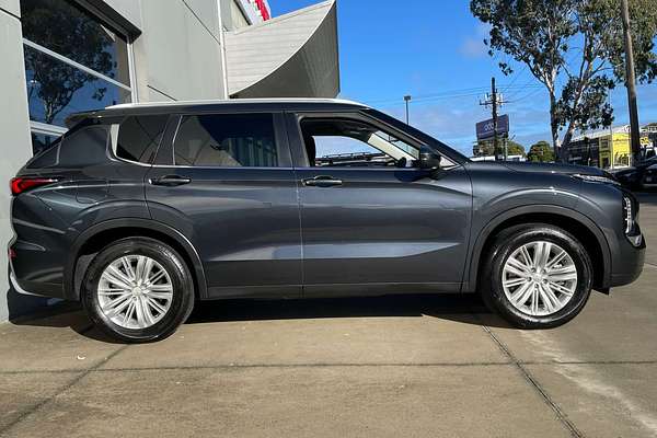 2024 Mitsubishi Outlander LS ZM