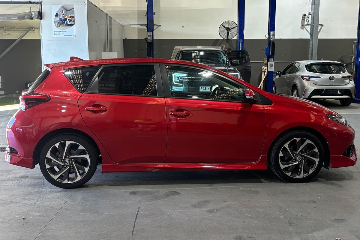 2016 Toyota Corolla SX ZRE182R
