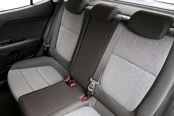 2023 Kia Stonic S YB