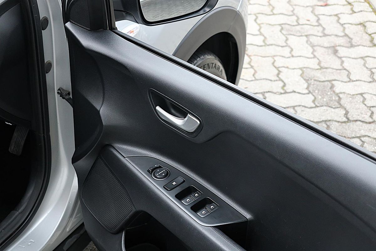 2023 Kia Stonic S YB