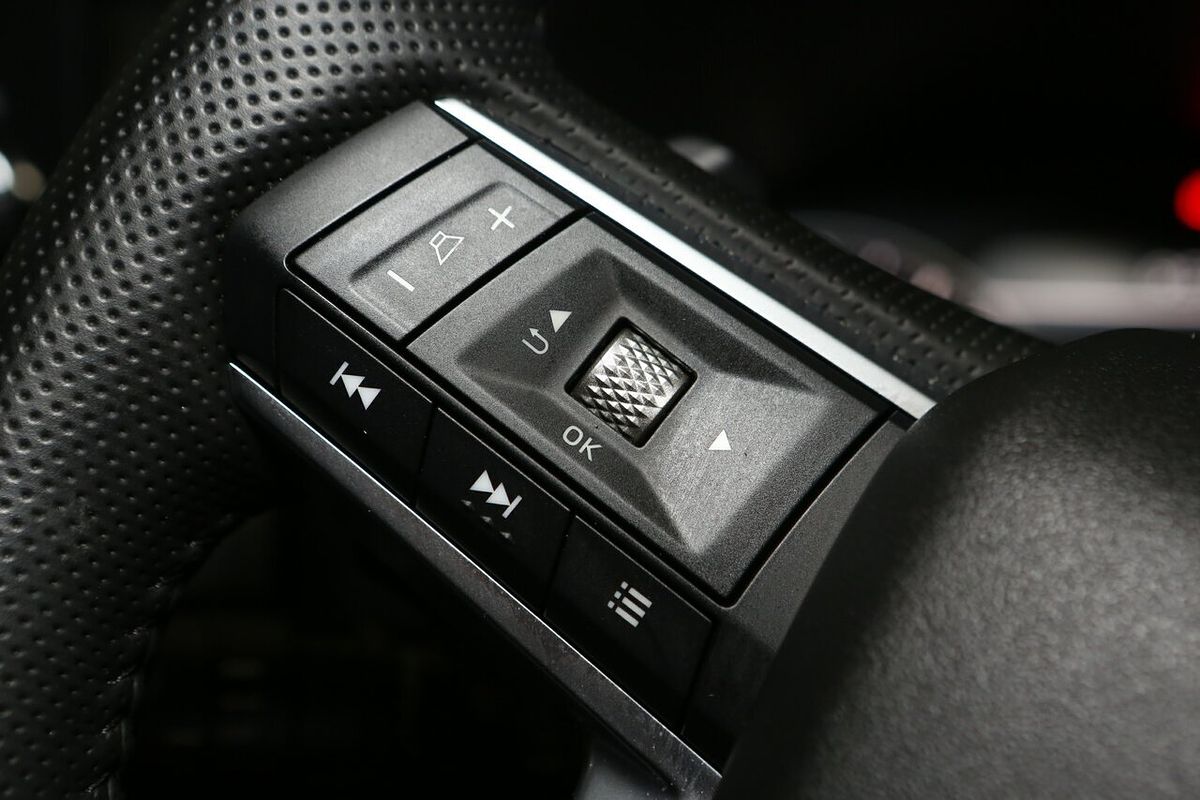 2024 Mitsubishi Outlander LS ZM