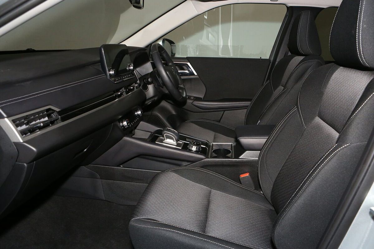 2024 Mitsubishi Outlander LS ZM