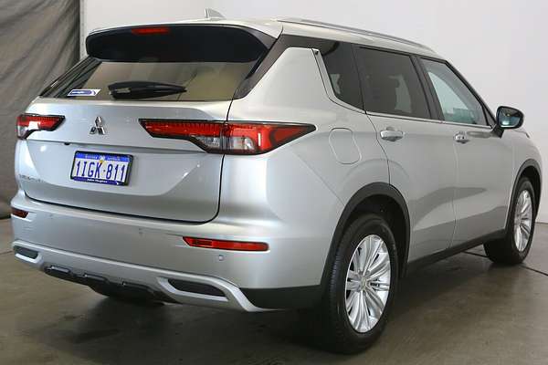 2024 Mitsubishi Outlander LS ZM