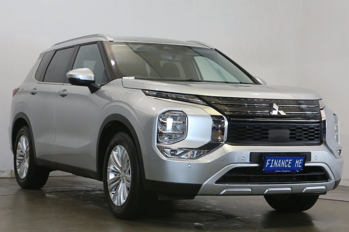2024 Mitsubishi Outlander LS ZM