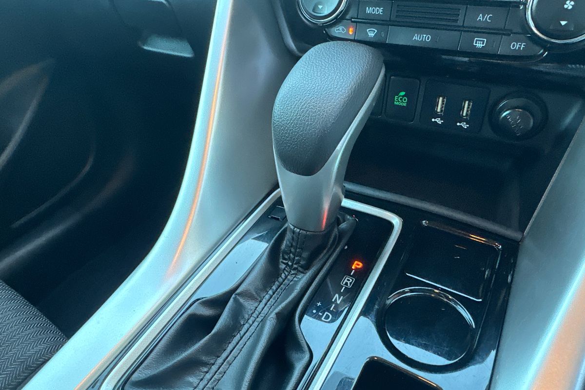 2022 Mitsubishi Eclipse Cross LS YB