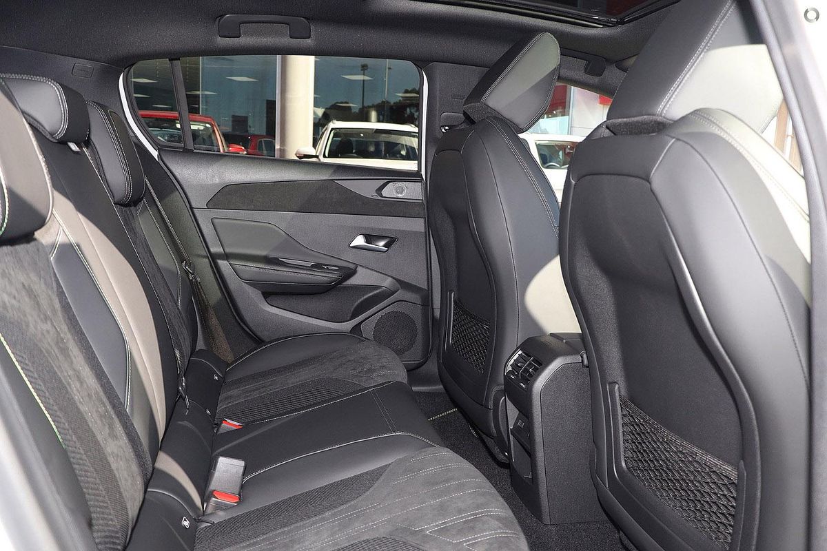 2025 Peugeot 308 GT Hybrid P51