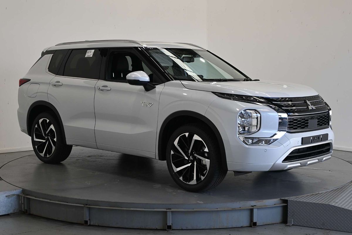 2025 Mitsubishi Outlander PHEV Exceed ZM