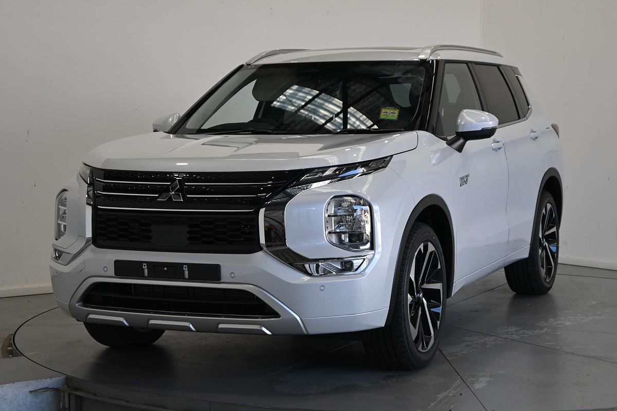 2025 Mitsubishi Outlander PHEV Exceed ZM