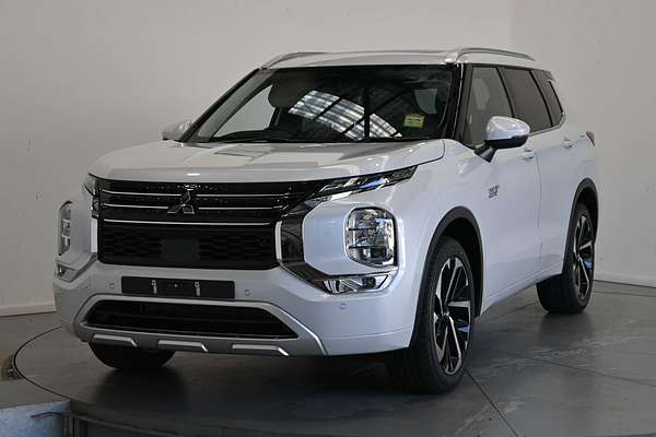2025 Mitsubishi Outlander PHEV Exceed ZM