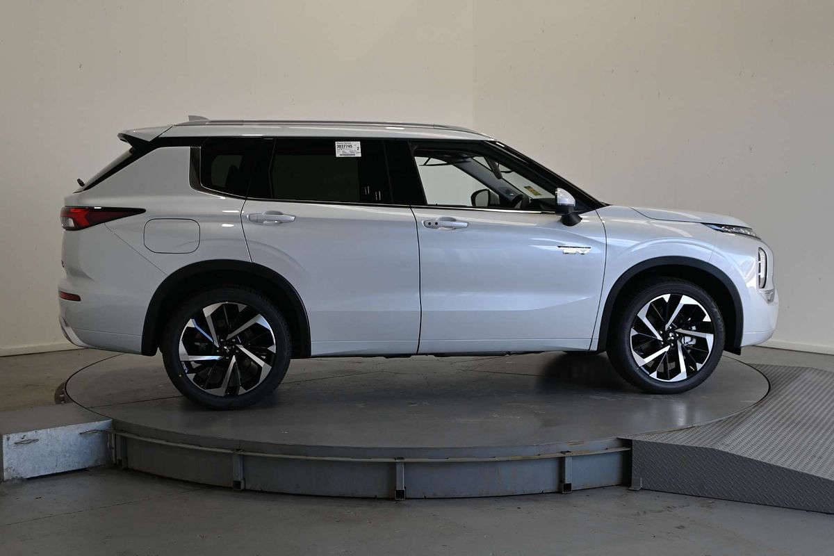2025 Mitsubishi Outlander PHEV Exceed ZM