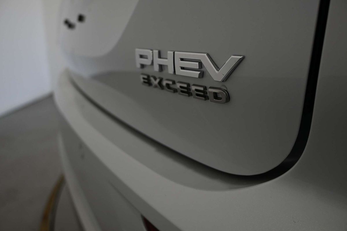 2025 Mitsubishi Outlander PHEV Exceed ZM
