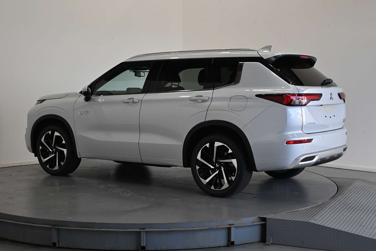 2025 Mitsubishi Outlander PHEV Exceed ZM