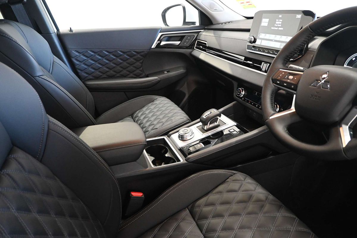2025 Mitsubishi Outlander PHEV Exceed ZM