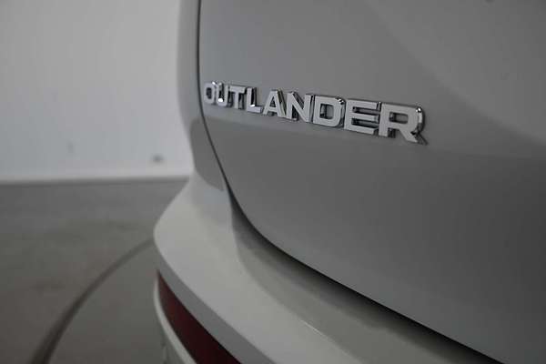 2025 Mitsubishi Outlander PHEV Exceed ZM