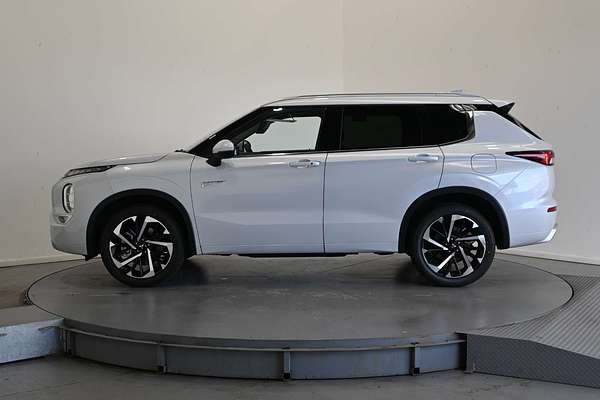 2025 Mitsubishi Outlander PHEV Exceed ZM