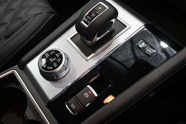 2025 Mitsubishi Outlander PHEV Exceed ZM