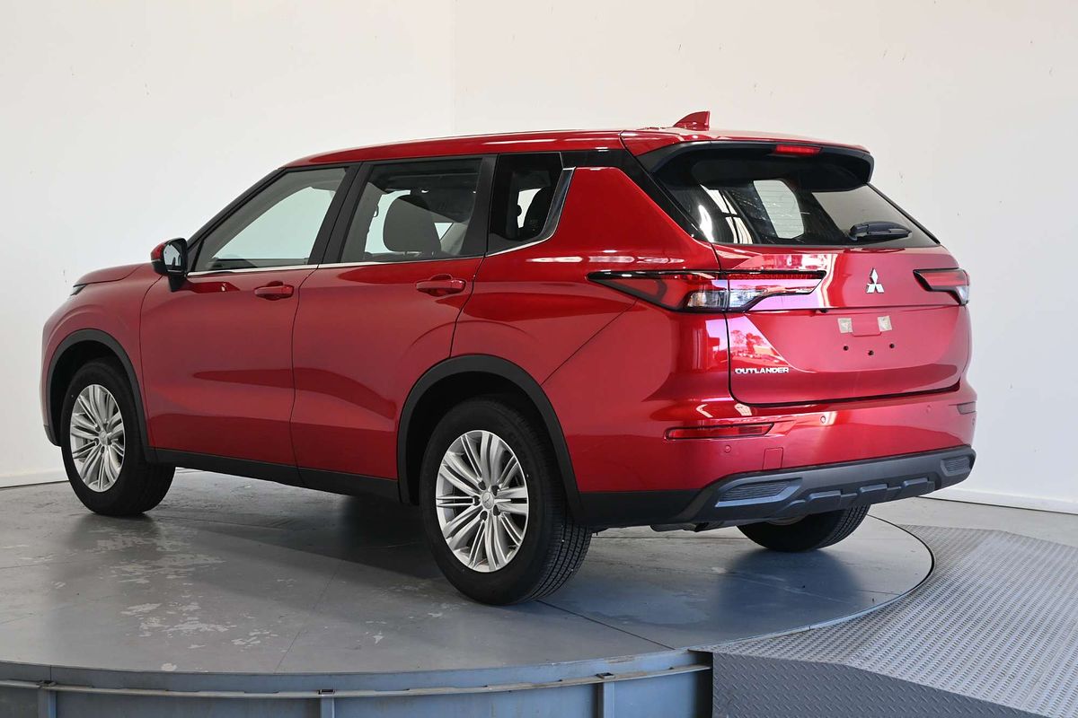 2024 Mitsubishi Outlander ES ZM