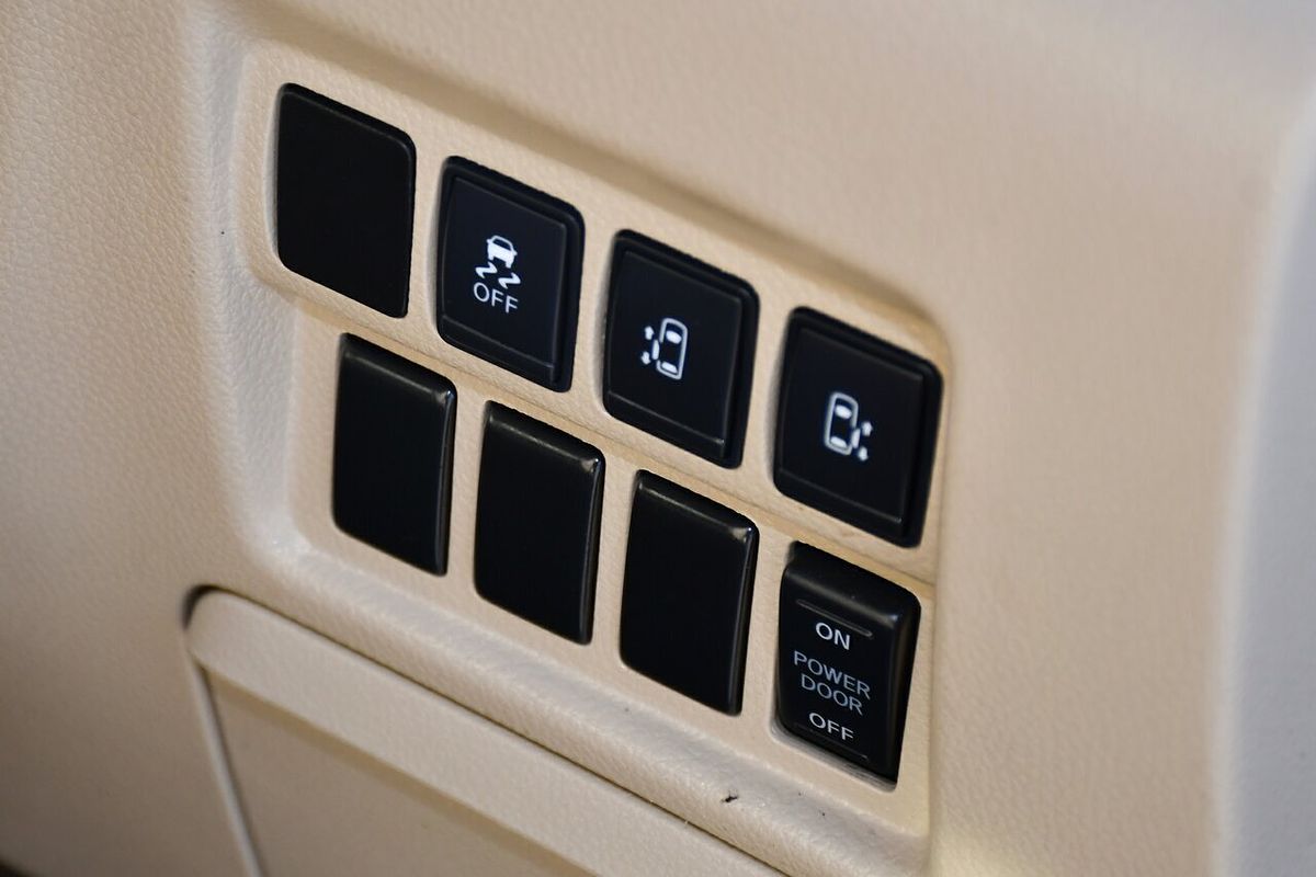 2014 Nissan Elgrand
