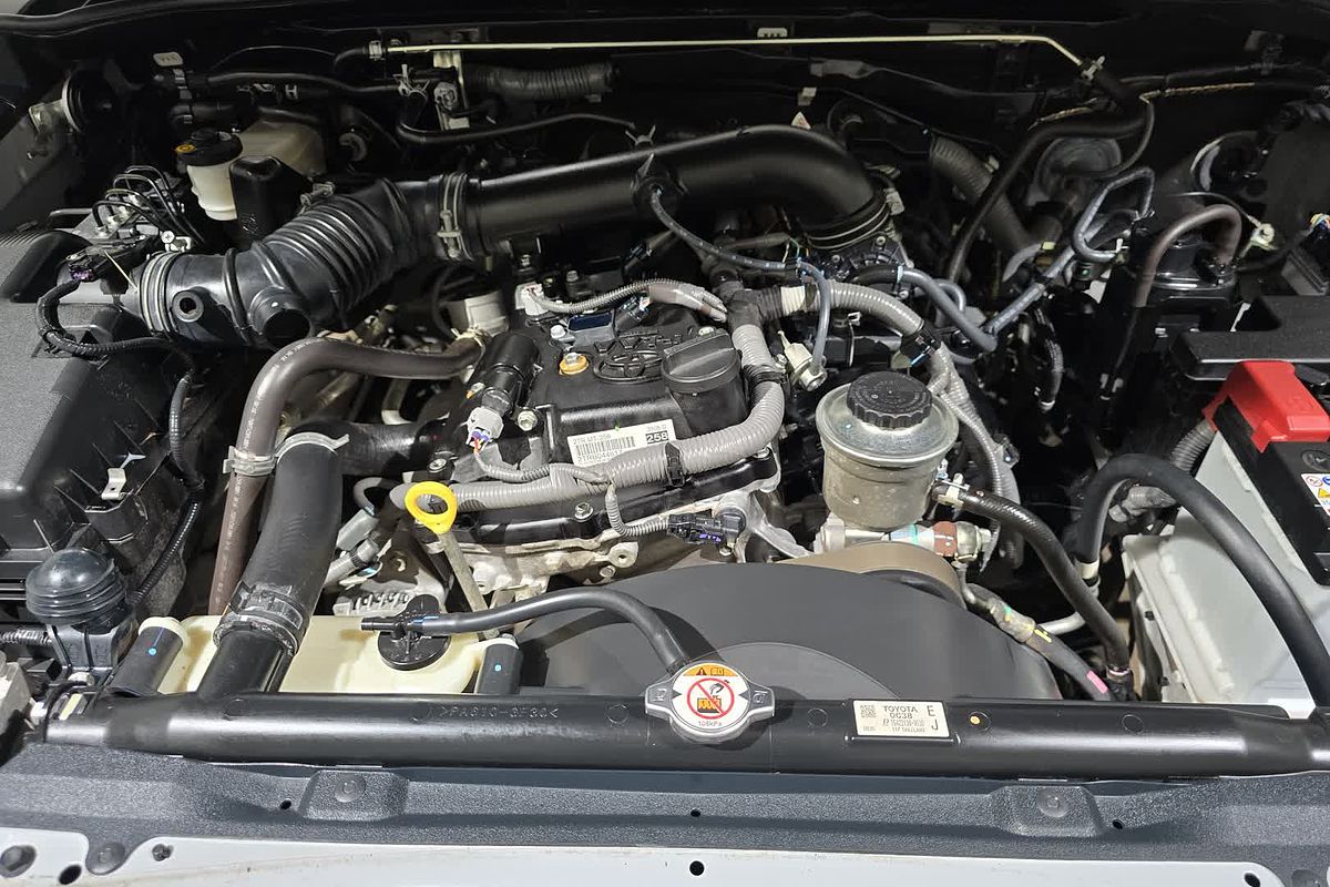 2022 Toyota Hilux Hilux 4x2 Workmate 2.7L Petrol Manual Single Cab C/C TGN121R Rear Wheel Drive