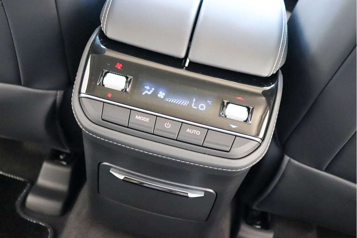 2025 LDV D90 Executive SV9A