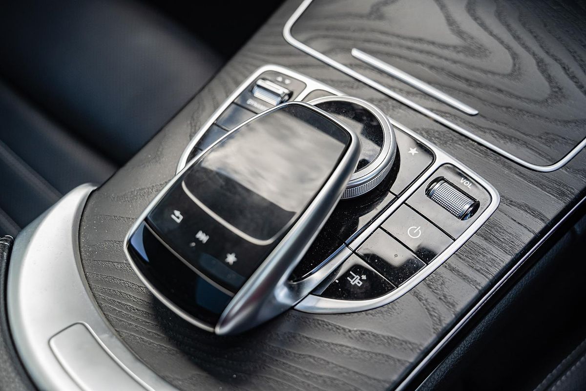 2018 Mercedes-Benz C-Class C300 C205