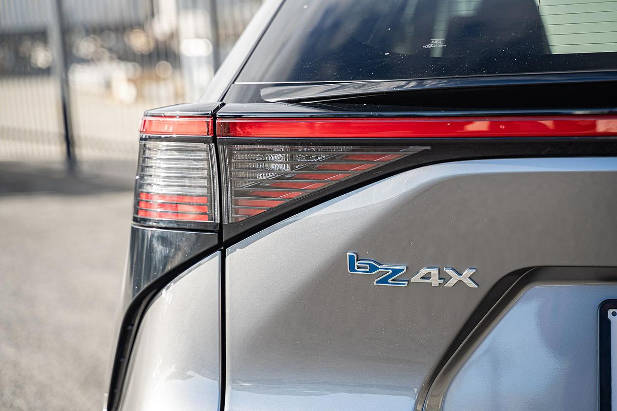 2024 Toyota bZ4X YEAM15R