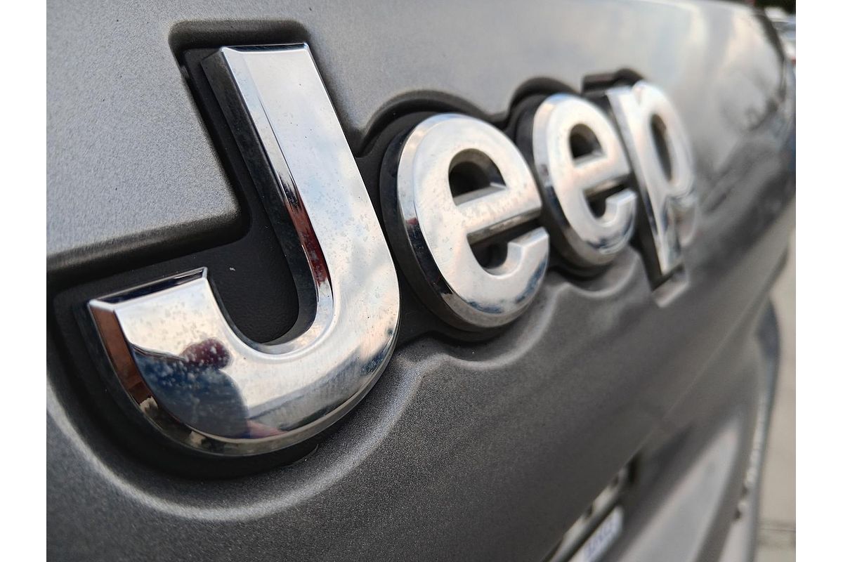 2022 Jeep Compass Limited M6