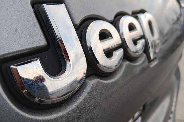 2022 Jeep Compass Limited M6