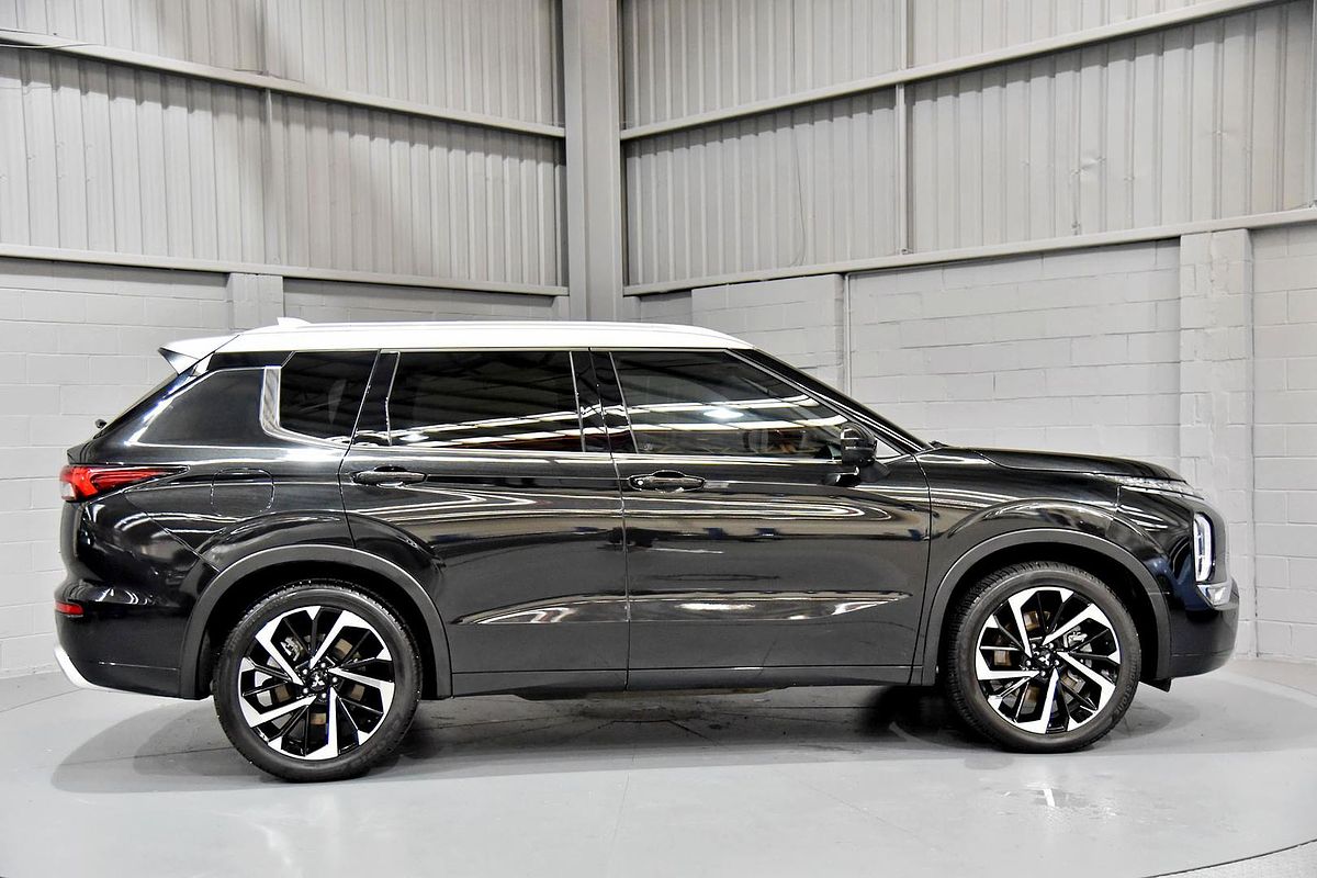 2023 Mitsubishi Outlander Exceed Tourer ZM