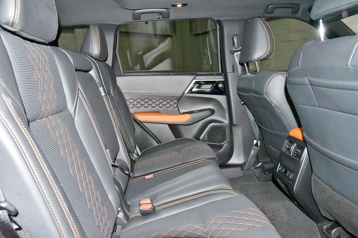 2023 Mitsubishi Outlander Exceed Tourer ZM