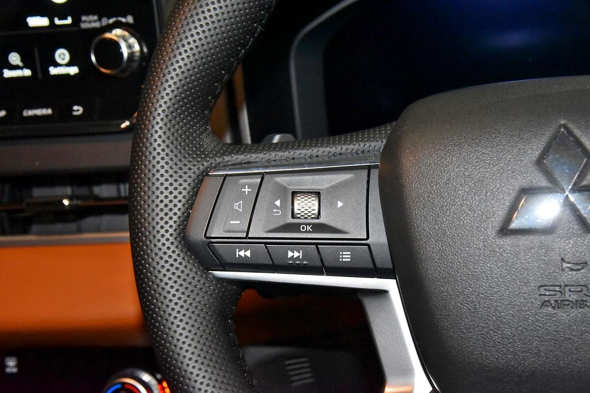 2023 Mitsubishi Outlander Exceed Tourer ZM