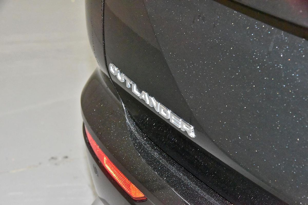 2023 Mitsubishi Outlander Exceed Tourer ZM