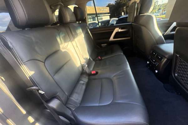 2021 Toyota Landcruiser Sahara VDJ200R