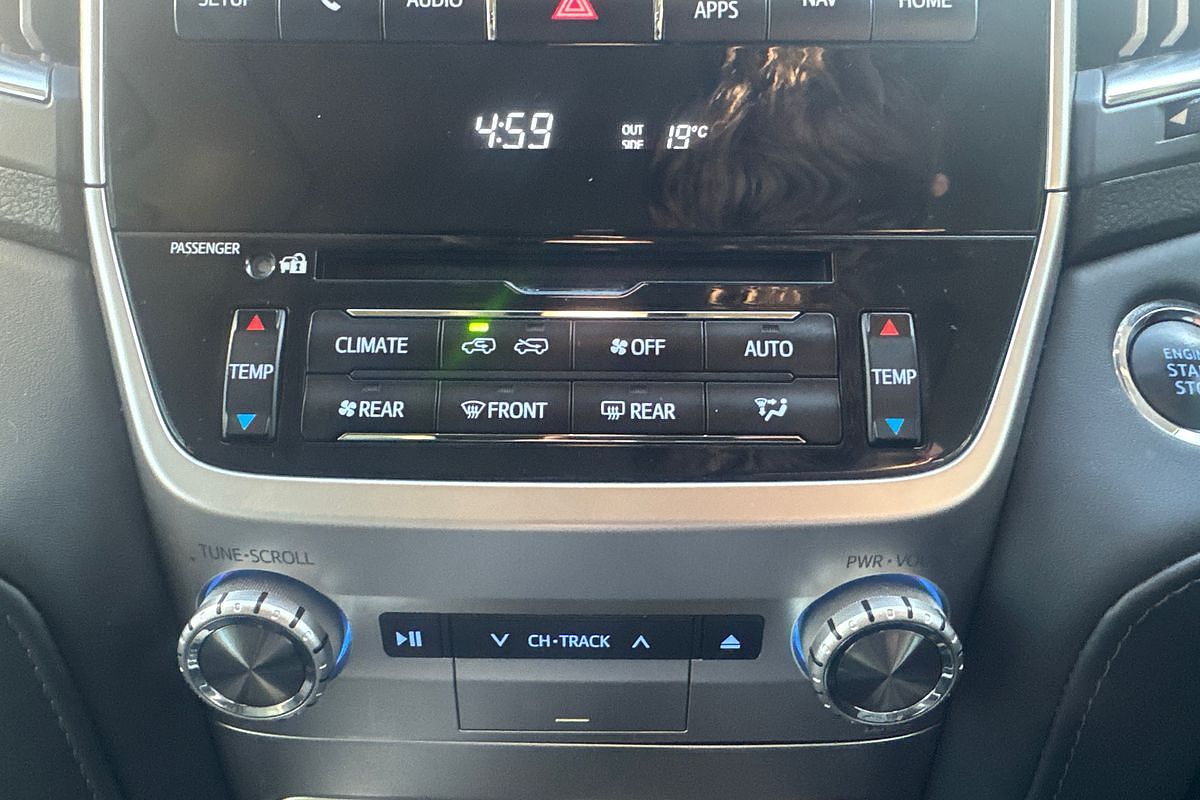 2021 Toyota Landcruiser Sahara VDJ200R