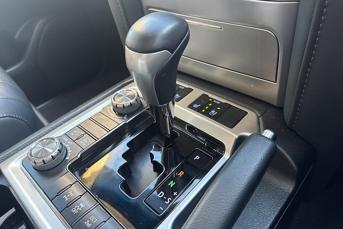 2021 Toyota Landcruiser Sahara VDJ200R
