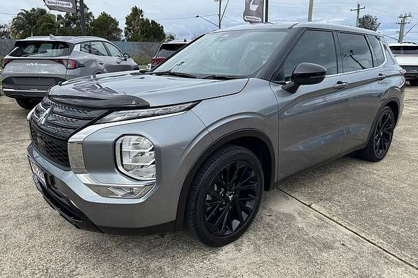 2023 Mitsubishi Outlander LS Black Edition ZM
